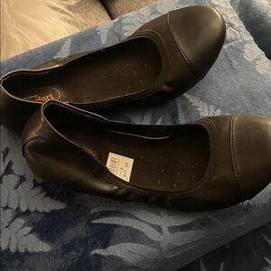 Comfortable Black Flats